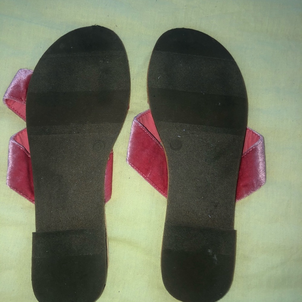 Sandals/slides - Picture 2 of 3